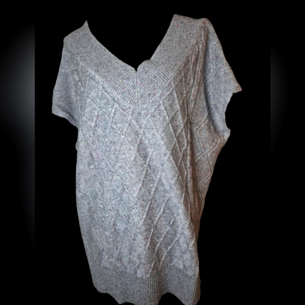 New with Tags Dokotoo Oversized Sweater Vest (Size Large)